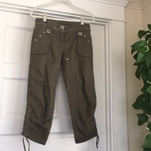 United Colors of Benetton army green cargo capris